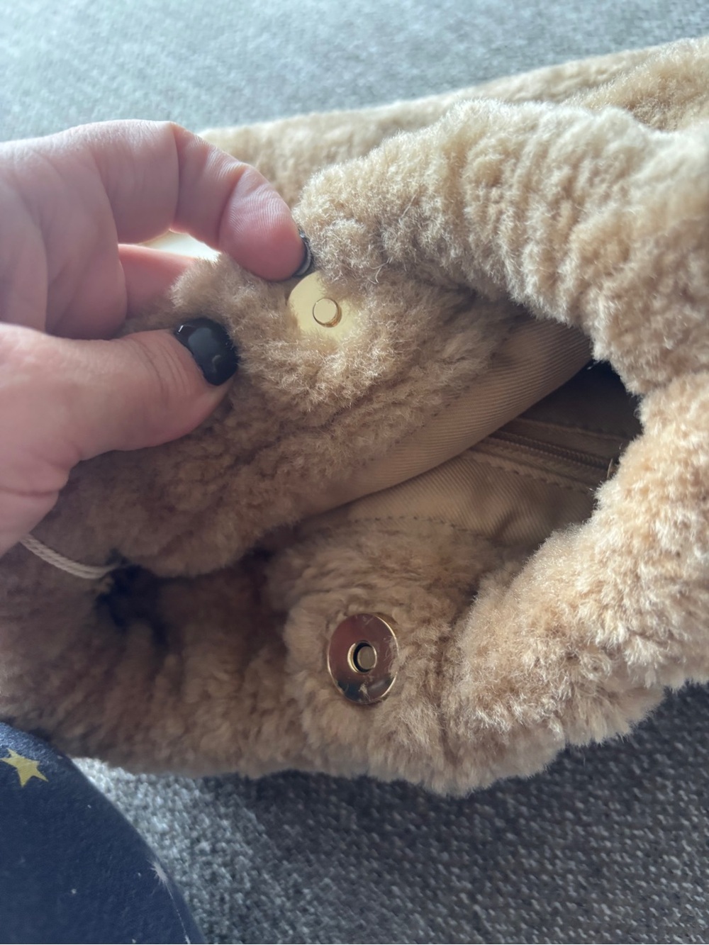 Universal Thread Tan Faux-Shearling Drawstring Mini Bag - Picture 7 of 11
